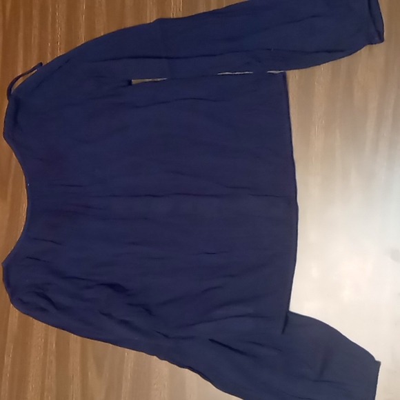 Hollister Size S Navy Blue Shirt with Embroidered/Tie Front - Picture 2 of 3